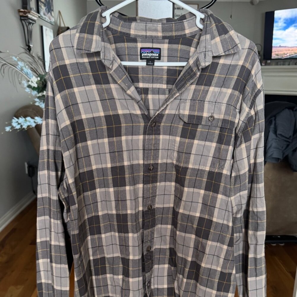 Men's Patagonia Large Button Down